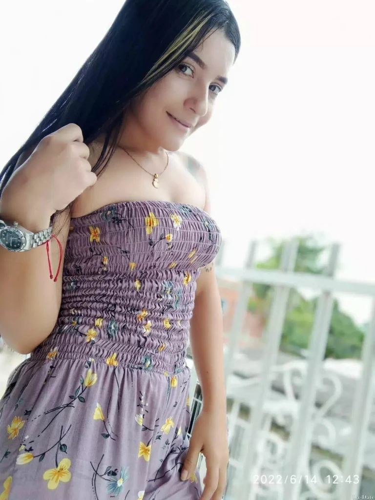 Carolina Profile image 1