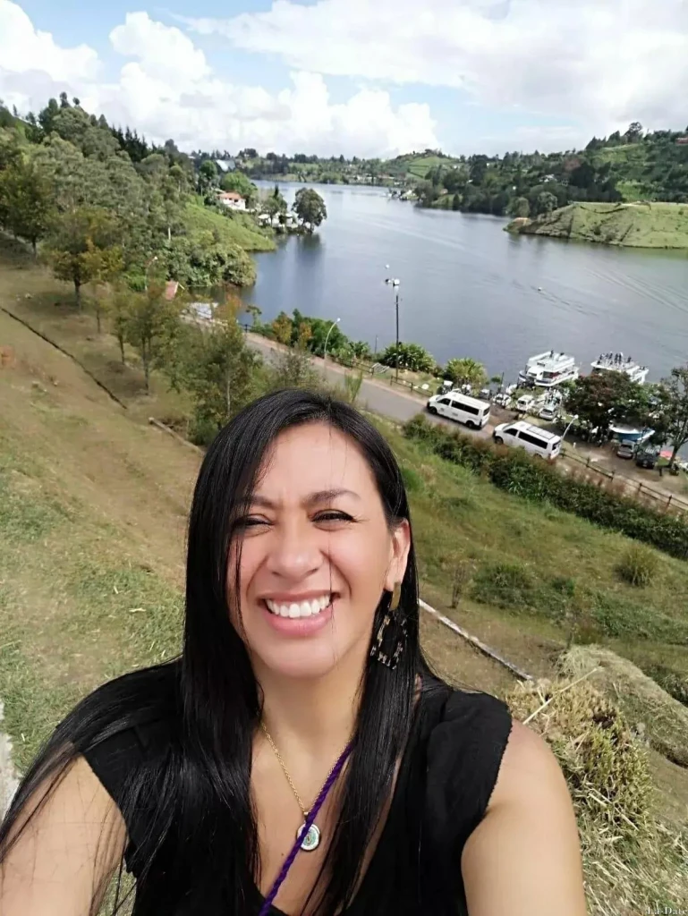 Paula Yiceth Profile image 1