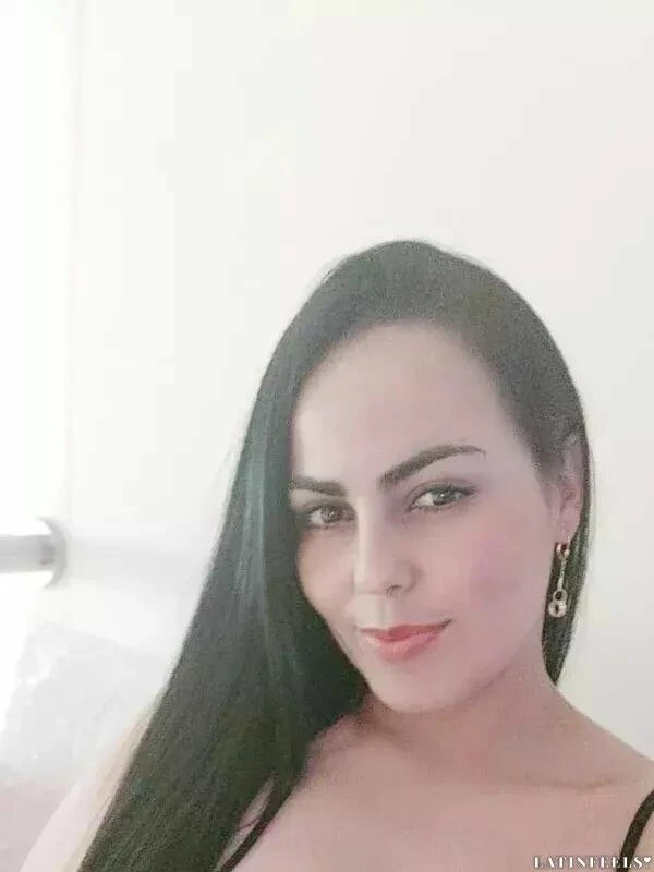Yeimy Profile image 4